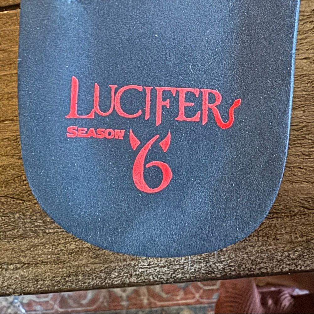 Netflix series LUCIFER 6 sandals size 8 womens